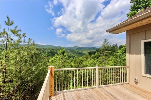 288 Lazy Bear Ln, Purlear, NC 28665 photo 1