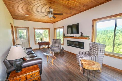 288 Lazy Bear Ln, Purlear, NC 28665 photo 9