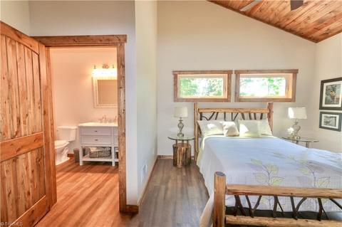 288 Lazy Bear Ln, Purlear, NC 28665 photo 17