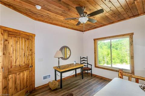 288 Lazy Bear Ln, Purlear, NC 28665 photo 21