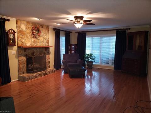 4763 Pineview Dr, Trinity, NC 27370 photo 3