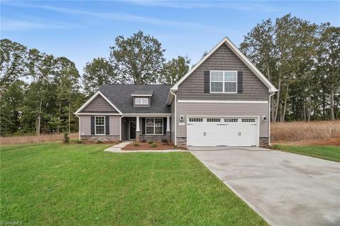 116 Ascender Dr, King, NC 27021 photo 1