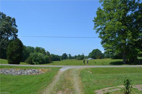 125 Lowe Rd, Madison, NC 27025 photo 4