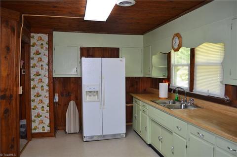 125 Lowe Rd, Madison, NC 27025 photo 9