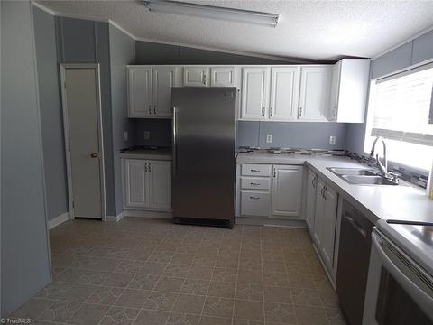 227 Simmons Rd, Pilot Mountain, NC 27041 photo 10