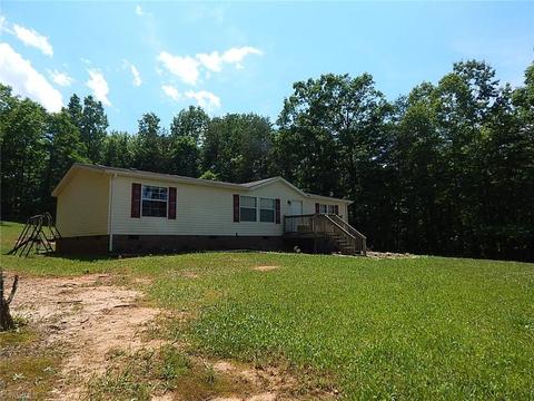 227 Simmons Rd, Pilot Mountain, NC 27041 photo 4