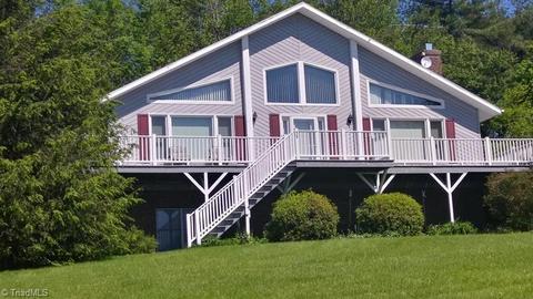 53 Chateau Ln, Fancy Gap, VA 24328 photo 1