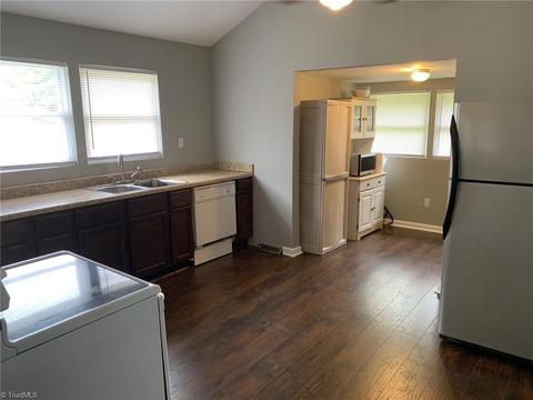822 Pine Circle Dr, High Point, NC 27265 photo 10