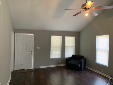 822 Pine Circle Dr, High Point, NC 27265 photo 5
