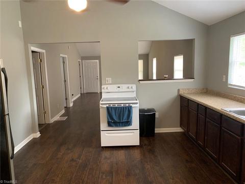 822 Pine Circle Dr, High Point, NC 27265 photo 13
