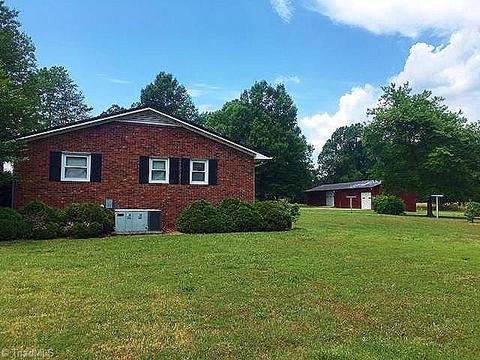 959 Shell Rd, Thomasville, NC 27360 photo 5