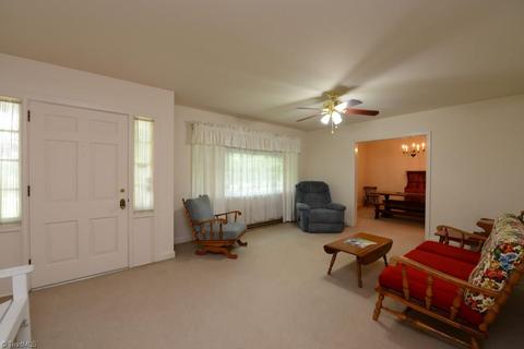 404 Lindale Dr, High Point, NC 27265 photo 12