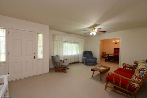404 Lindale Dr, High Point, NC 27265 photo 15