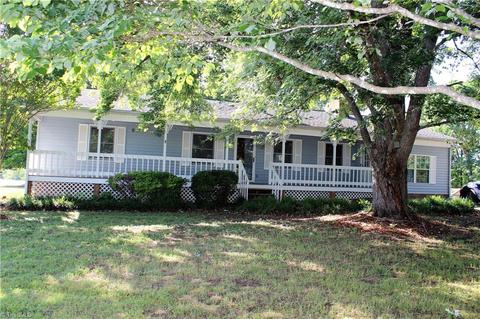 6644 Meadow Dr, Trinity, NC 27370 photo 1