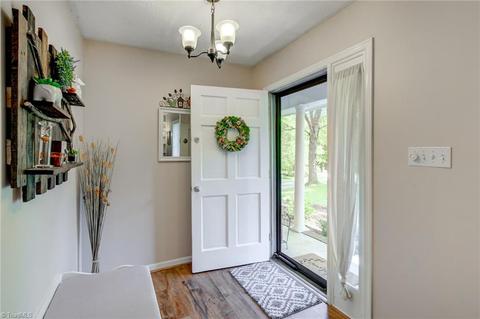 175 Lyons Dr, Clemmons, NC 27012 photo 2