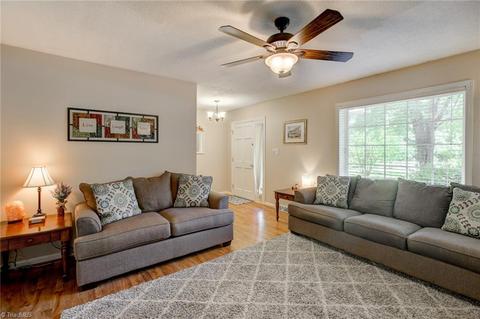 175 Lyons Dr, Clemmons, NC 27012 photo 4
