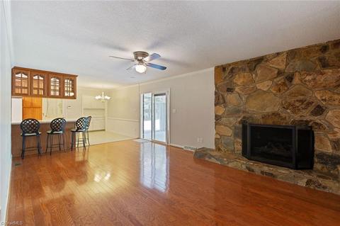 2009 Hunterwoods Dr, High Point, NC 27265 photo 7