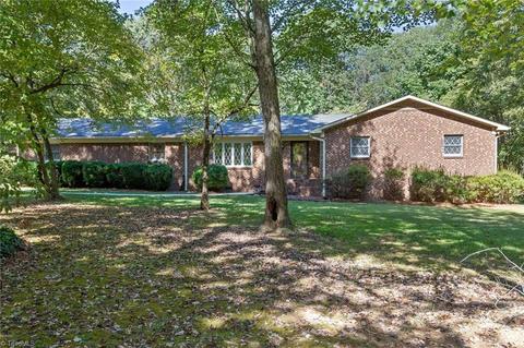 2009 Hunterwoods Dr, High Point, NC 27265 photo 29