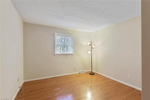 2009 Hunterwoods Dr, High Point, NC 27265 photo 20