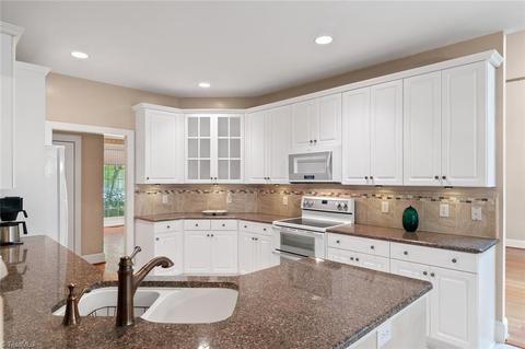 3916 Wesseck Rd, High Point, NC 27265 photo 9