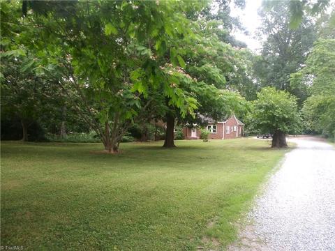 1840 Cedrow Dr, High Point, NC 27260 photo 13