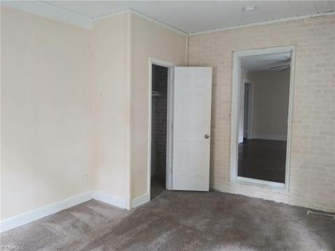 1840 Cedrow Dr, High Point, NC 27260 photo 12