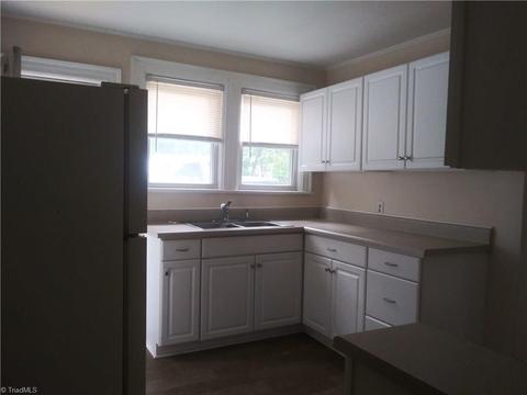 1840 Cedrow Dr, High Point, NC 27260 photo 11