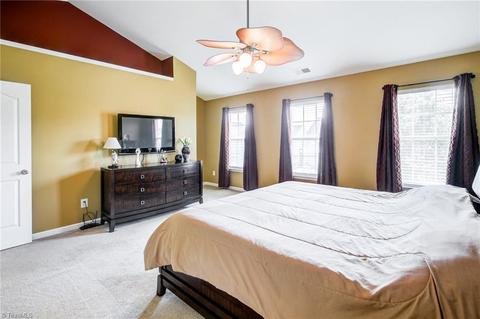 830 Hedgepath Ter, High Point, NC 27265 photo 14