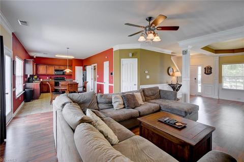 830 Hedgepath Ter, High Point, NC 27265 photo 5