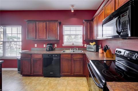 830 Hedgepath Ter, High Point, NC 27265 photo 10