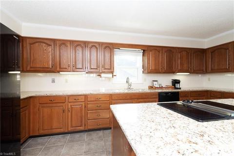 6901 August Dr, Clemmons, NC 27012 photo 8