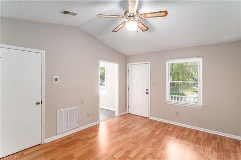 3031 Windchase Ct, High Point, NC 27265 photo 4