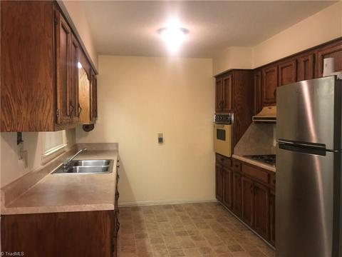 907 Denny St, High Point, NC 27262 photo 4