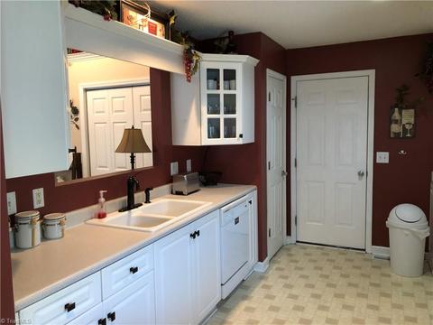 4200 Somma Ct, High Point, NC 27265 photo 10