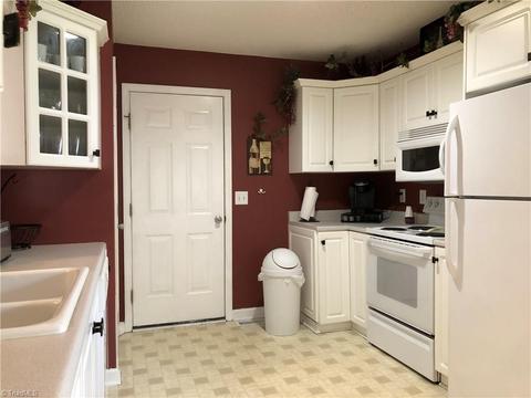 4200 Somma Ct, High Point, NC 27265 photo 9