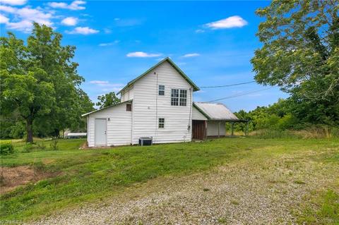 5767 Tobacco Rd, Trinity, NC 27370 photo 2