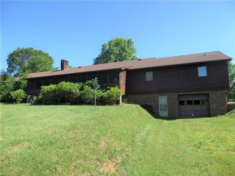 134 Jays Meadow Ln, Purlear, NC 28665 photo 5