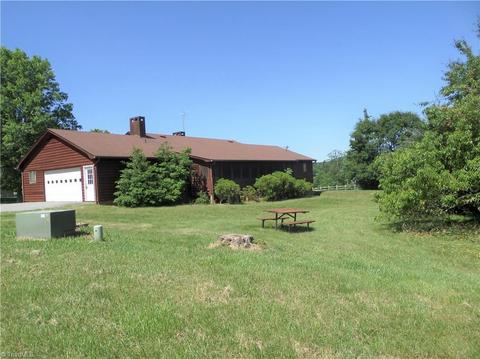 134 Jays Meadow Ln, Purlear, NC 28665 photo 6