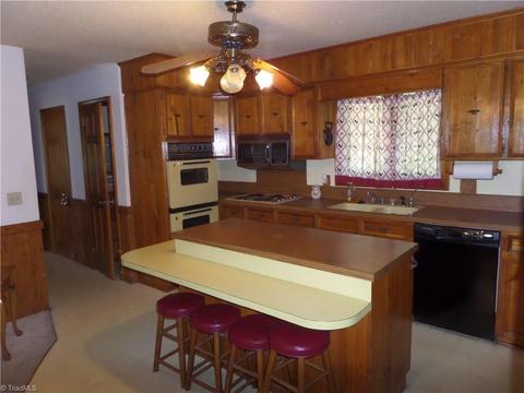 134 Jays Meadow Ln, Purlear, NC 28665 photo 11