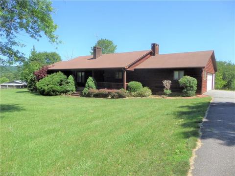 134 Jays Meadow Ln, Purlear, NC 28665 photo 2
