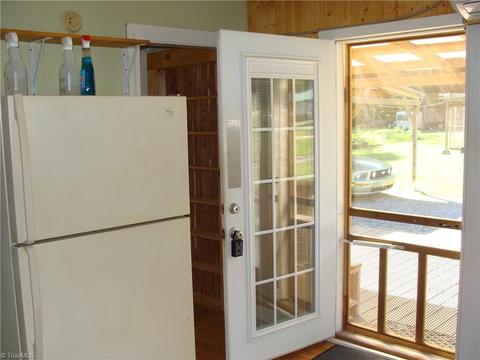 111 Honey Tree Ln, Traphill, NC 28685 photo 20