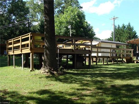 111 Honey Tree Ln, Traphill, NC 28685 photo 6