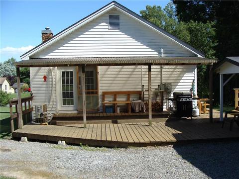 111 Honey Tree Ln, Traphill, NC 28685 photo 11