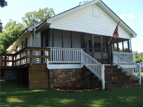 111 Honey Tree Ln, Traphill, NC 28685 photo 4