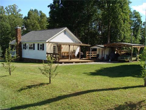 111 Honey Tree Ln, Traphill, NC 28685 photo 12