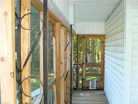 111 Honey Tree Ln, Traphill, NC 28685 photo 27