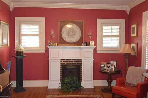604 W Main St, Pilot Mountain, NC 27041 photo 11