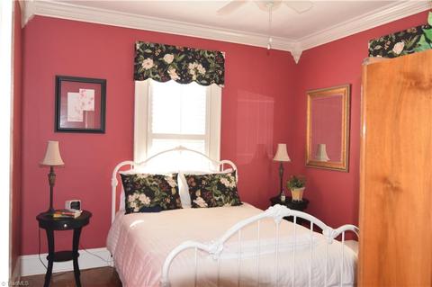 604 W Main St, Pilot Mountain, NC 27041 photo 14