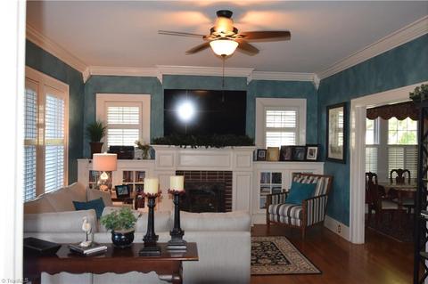 604 W Main St, Pilot Mountain, NC 27041 photo 10