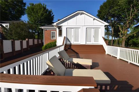 604 W Main St, Pilot Mountain, NC 27041 photo 3
